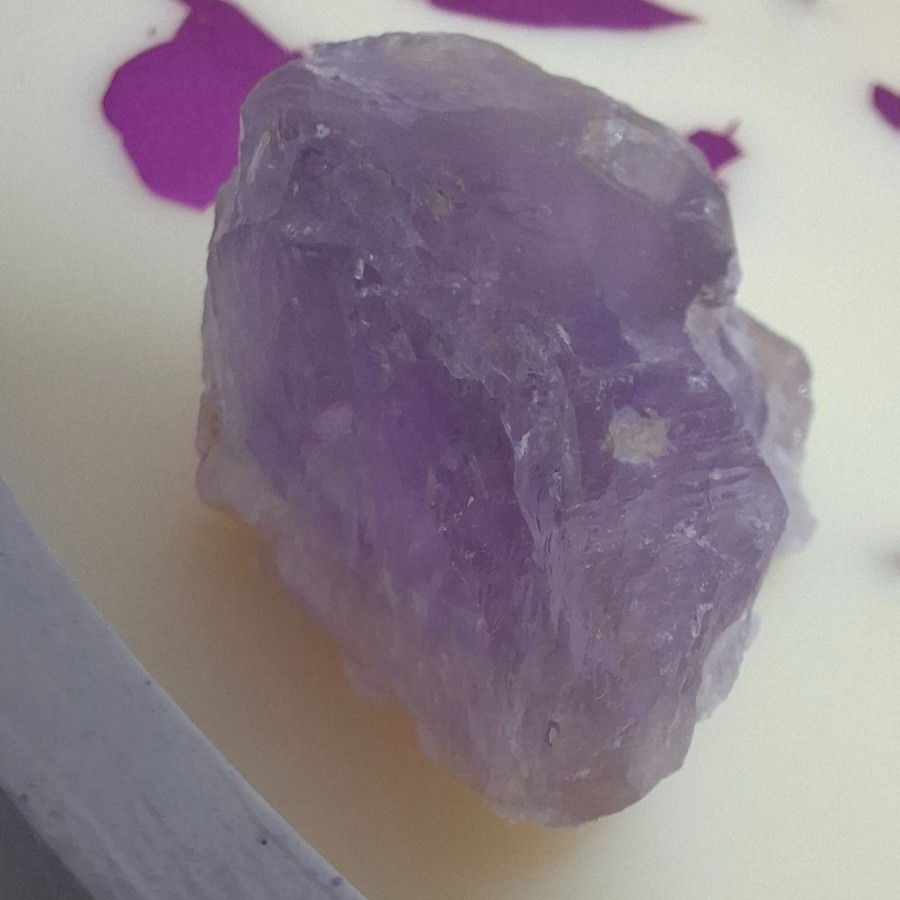 Sojų vaško žvakė su ametisto kristalu, vienetinė Sojų vaško žvakė su ametisto kristalu, vienetinė