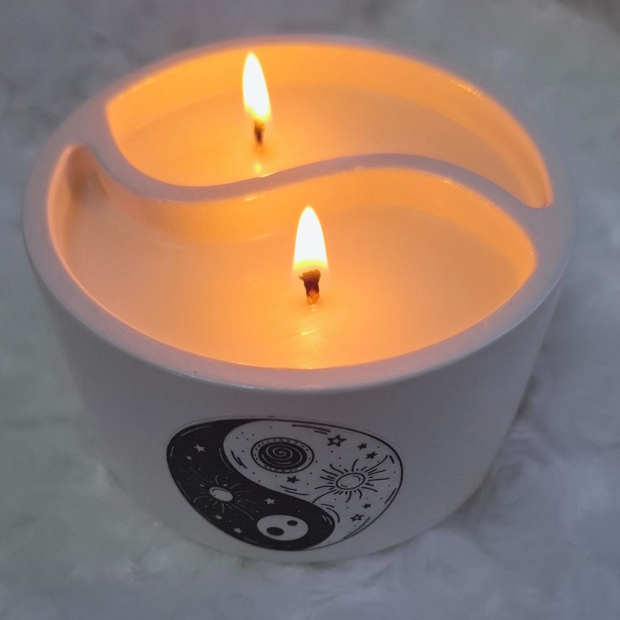 Yin–Yang žvakė su dviem slaptomis žinutėmis