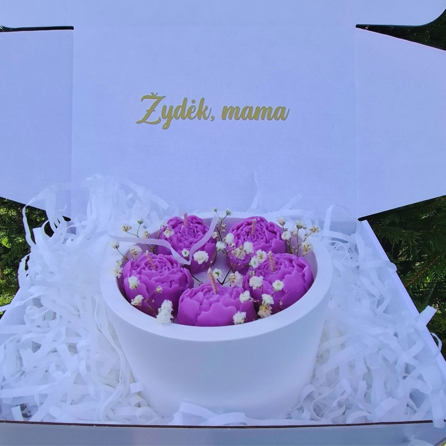 Žvakė mamai "Bijūnai"