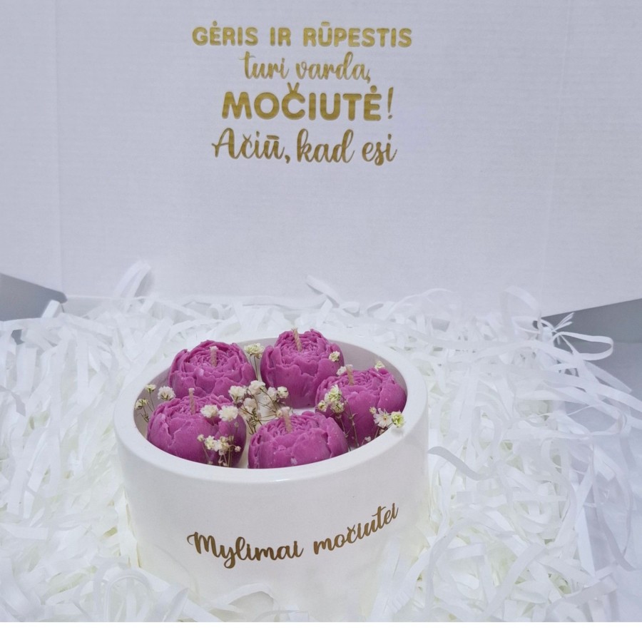 Žvakė "Bijūnai" močiutei