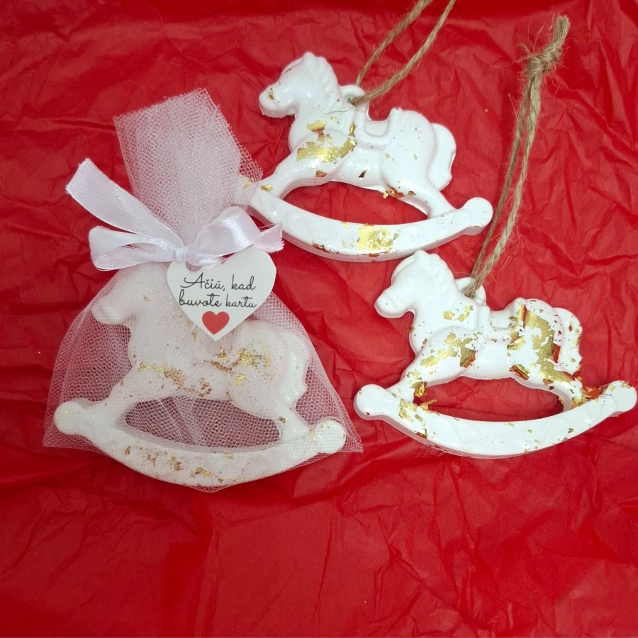 Baltas arkliukas dovanėlė svečiams Baltas arkliukas dovanėlė svečiams