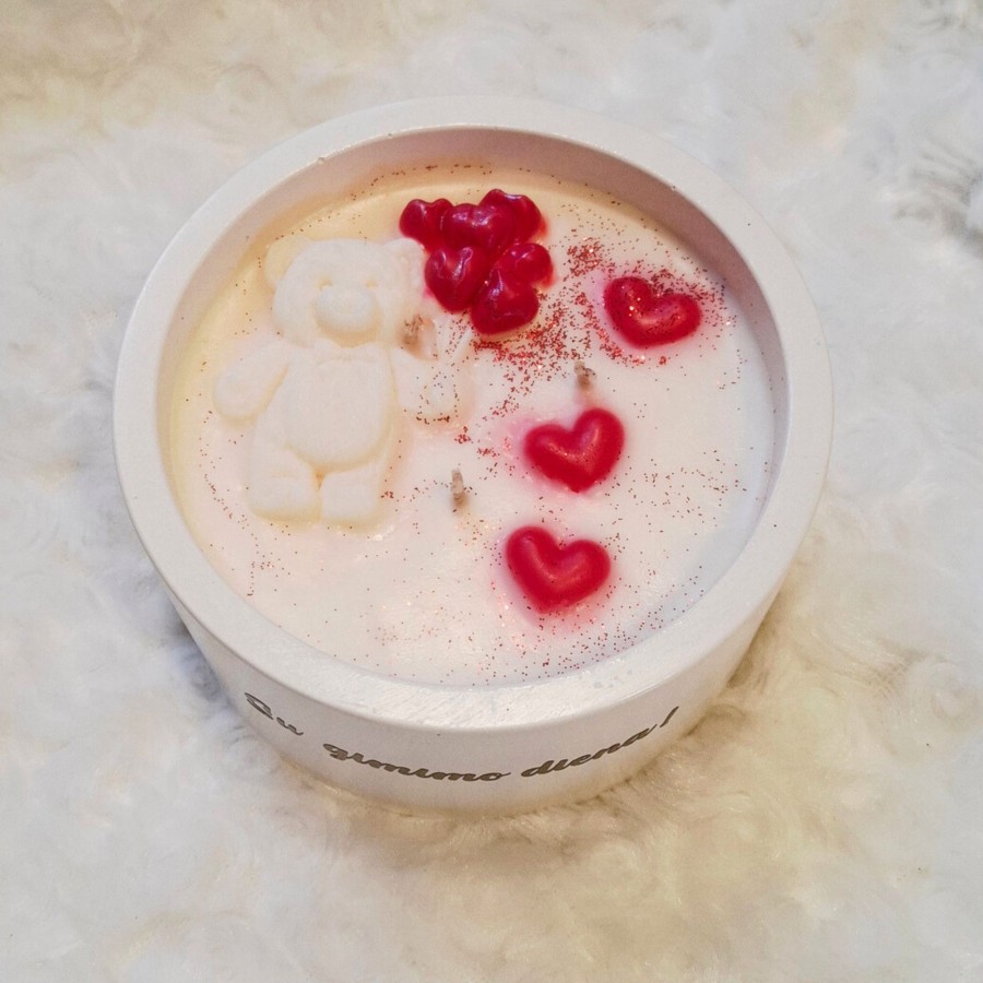 Dovana žvakė su meškučiu ir balionais,350g Dovana žvakė su meškučiu ir balionais,350g