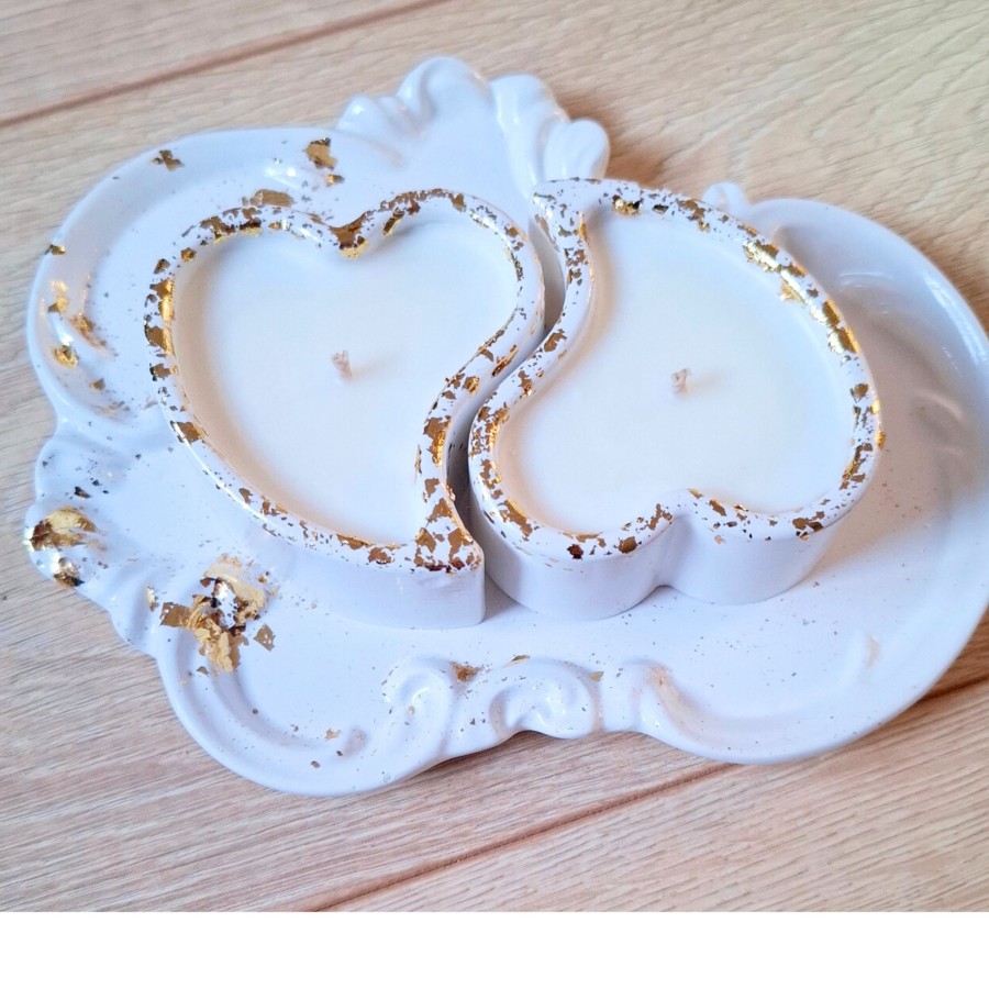 Dviejų žvakių širdelių rinkinys su dekoratyviniu padėklu