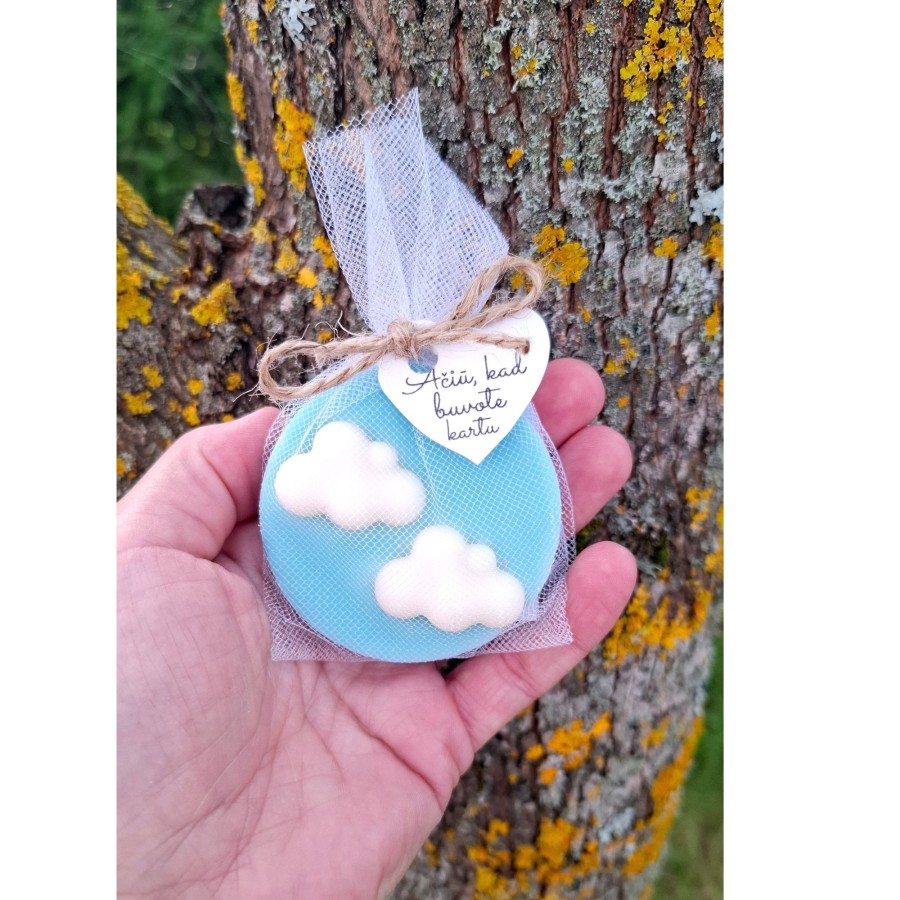 Pakabinamas spintos kvapas debesėliai