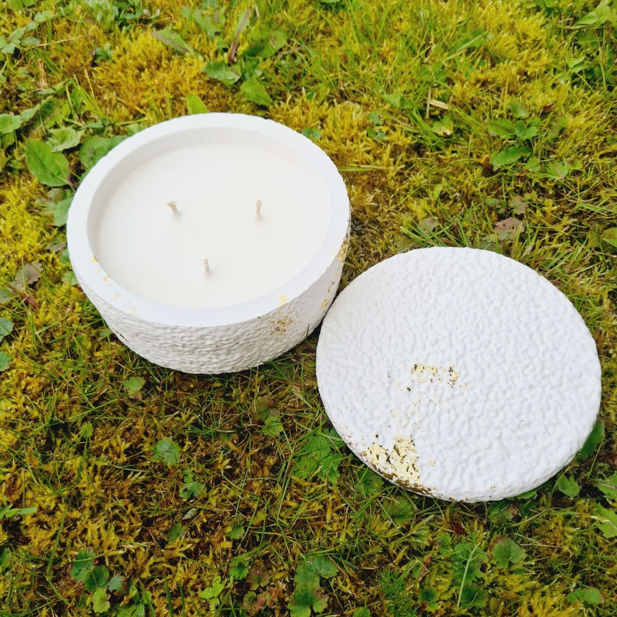 Rankų darbo žvakė "Baltasis akmuo",250g Rankų darbo žvakė "Baltasis akmuo",250g