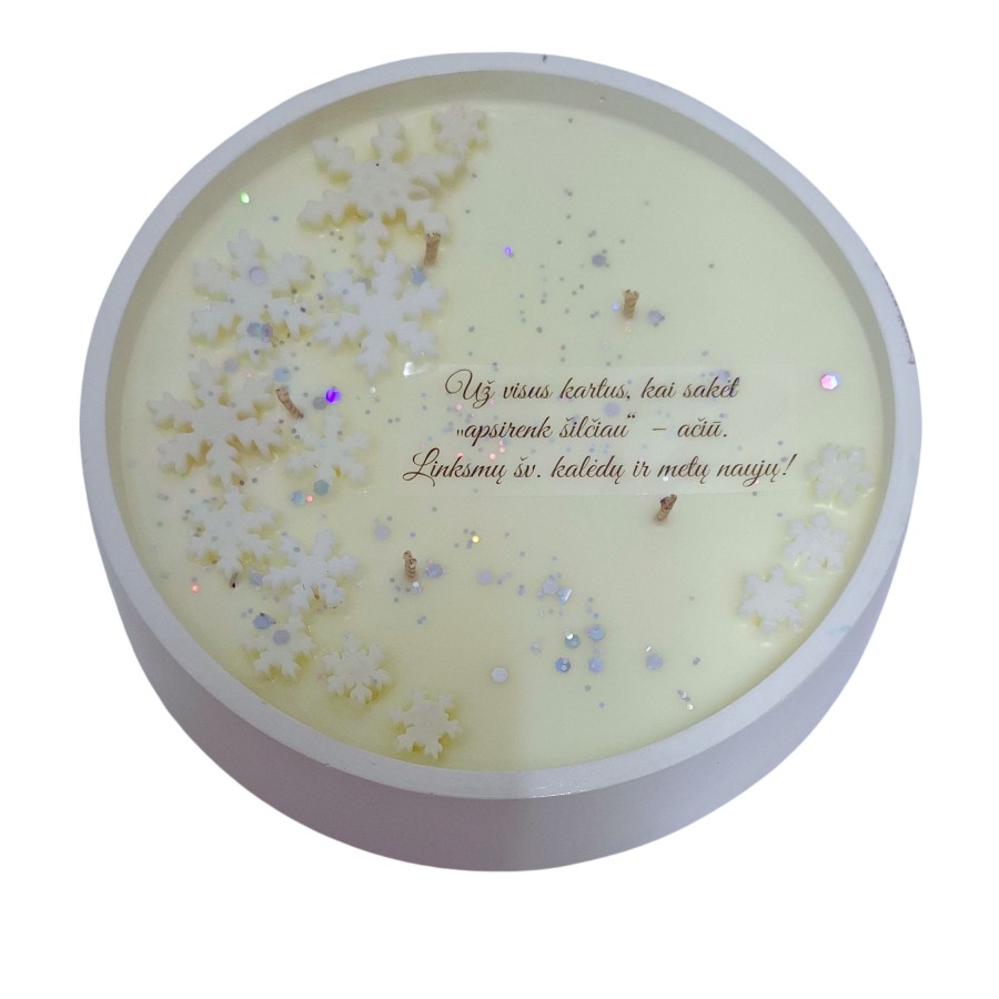 Rankų darbo žvakė su snaigių dekoru ,xxl