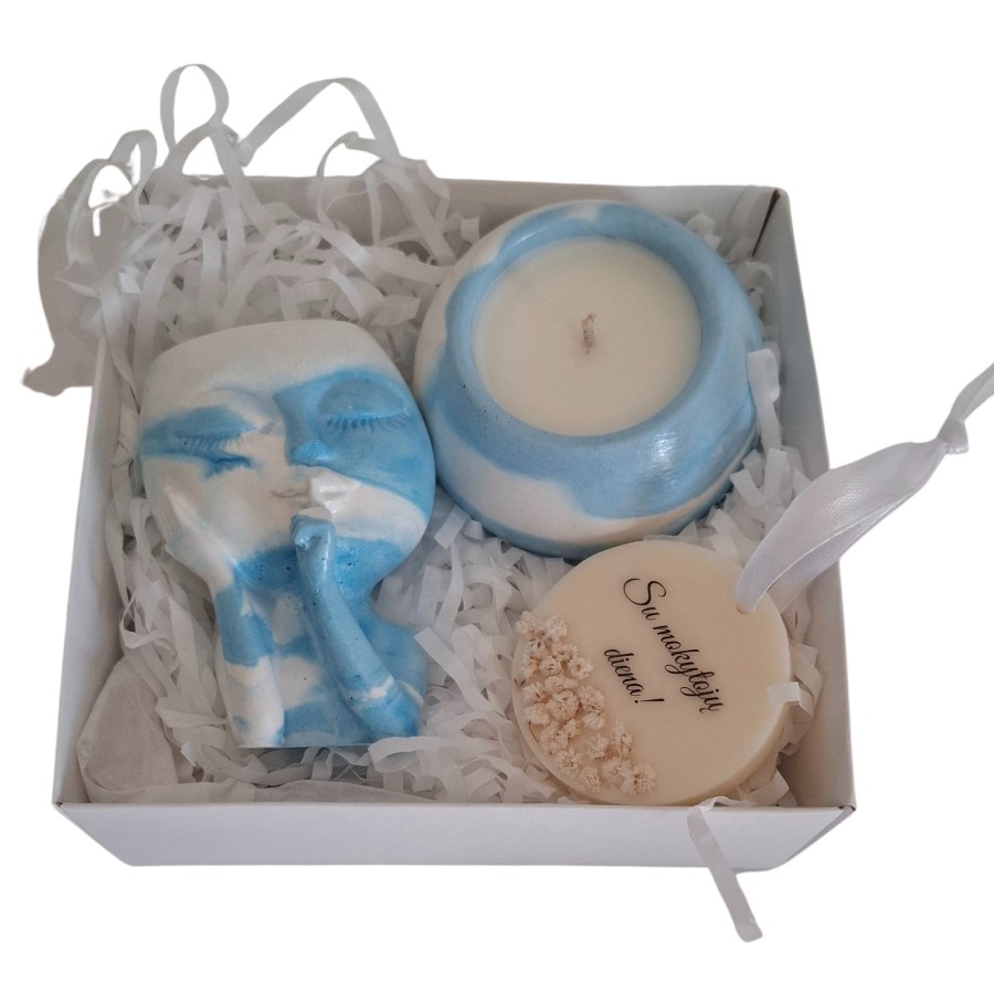 Rinkinys su vazele, jaukumas Rinkinys su vazele, jaukumas