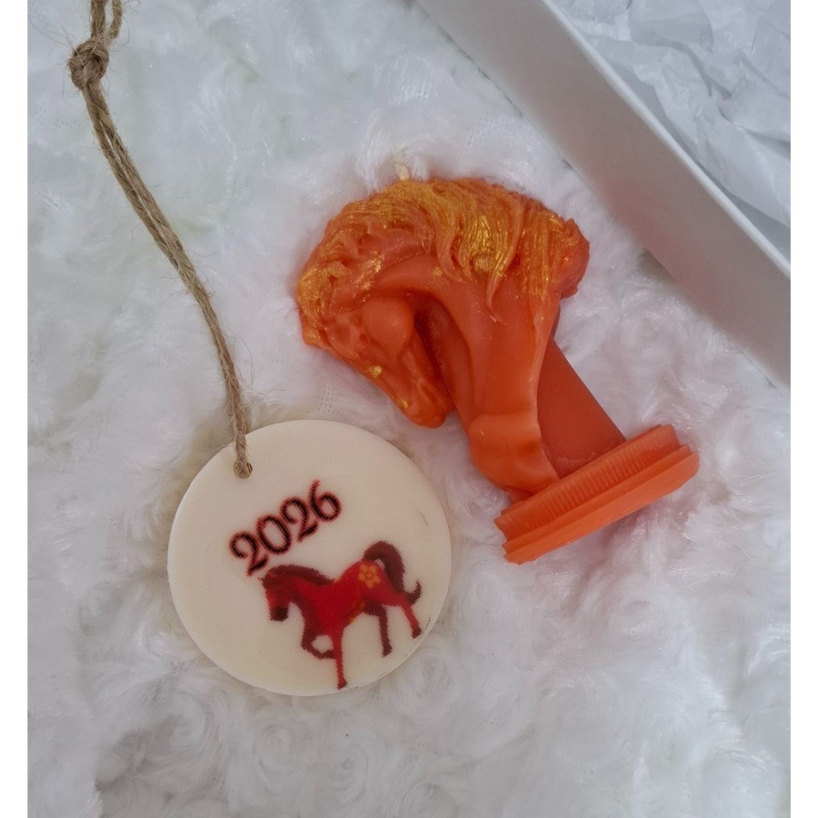 Žvakė ir sausas kvapas - ugninio arklio metai Žvakė ir sausas kvapas - ugninio arklio metai